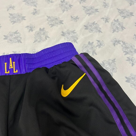 NBA Los Angeles Lakers Nike Dri Fit Swingman Shorts - Picture 3 of 6